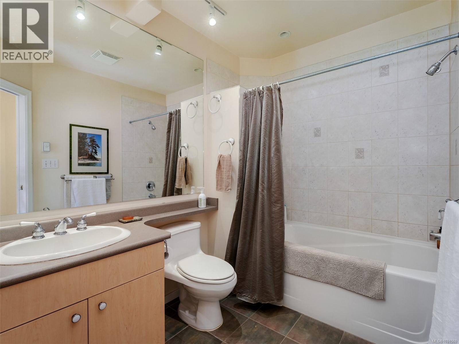 1019 Terrace Ave, Victoria, British Columbia  V8S 3V2 - Photo 12 - 1031569