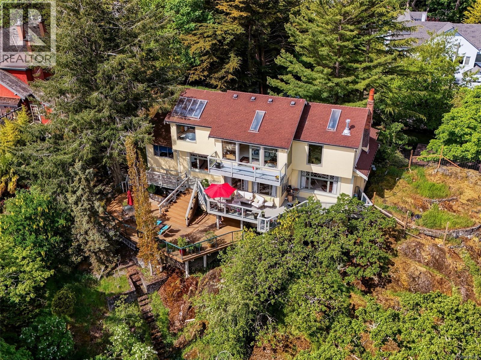 1019 Terrace Ave, Victoria, British Columbia  V8S 3V2 - Photo 28 - 1031569