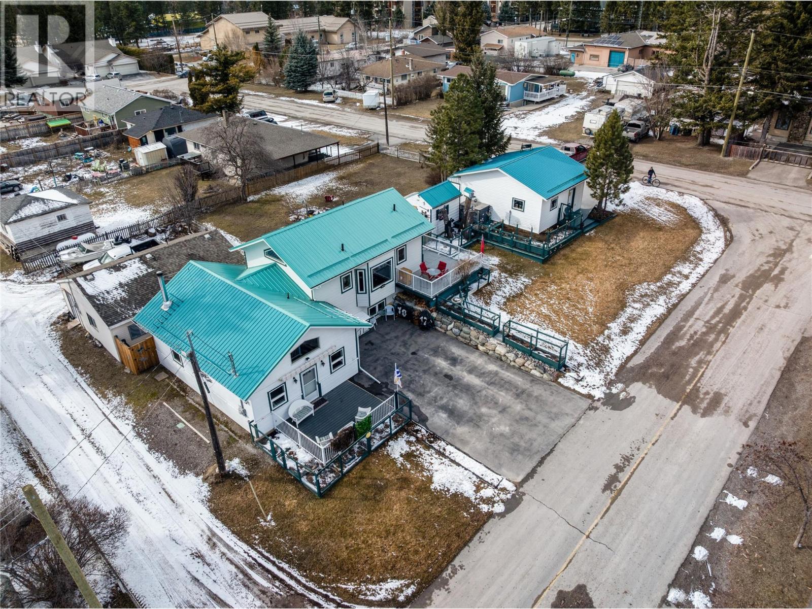 7527 Park Drive West, Radium Hot Springs, British Columbia  V0A 1M0 - Photo 7 - 10386744