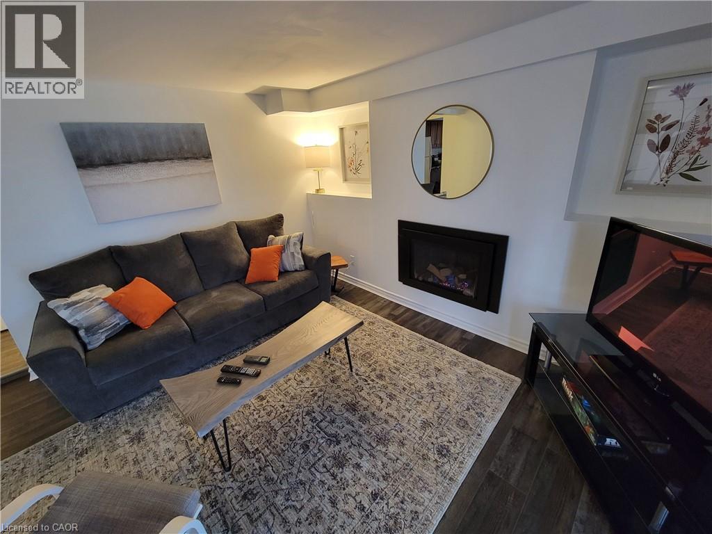 290 N Fairway Road N Unit# B, Kitchener, Ontario  N2A 2P2 - Photo 3 - 40823568