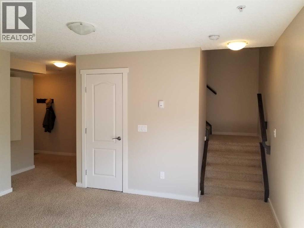 304, 141 Mountain Street, Cochrane, Alberta  T4C 1Z5 - Photo 5 - A2304296