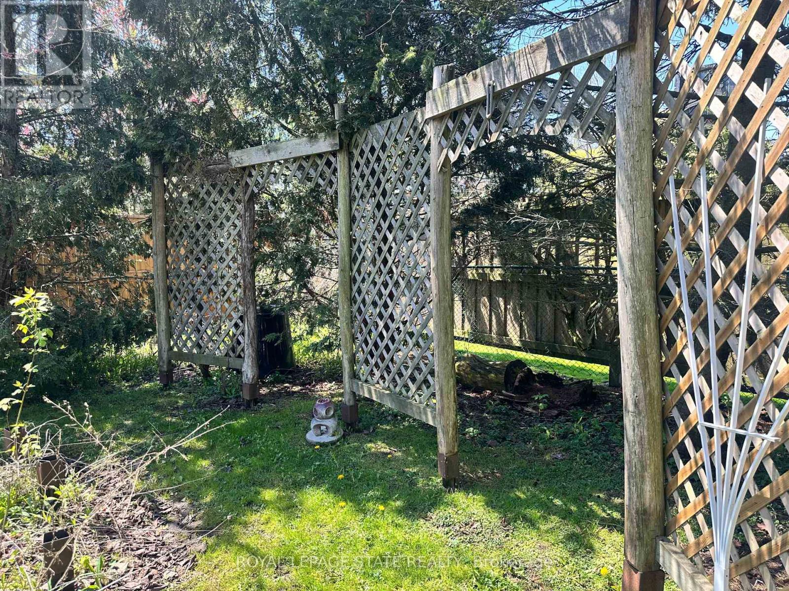 618 Pine Street, Haldimand, Ontario  N1A 2M2 - Photo 5 - X13105238