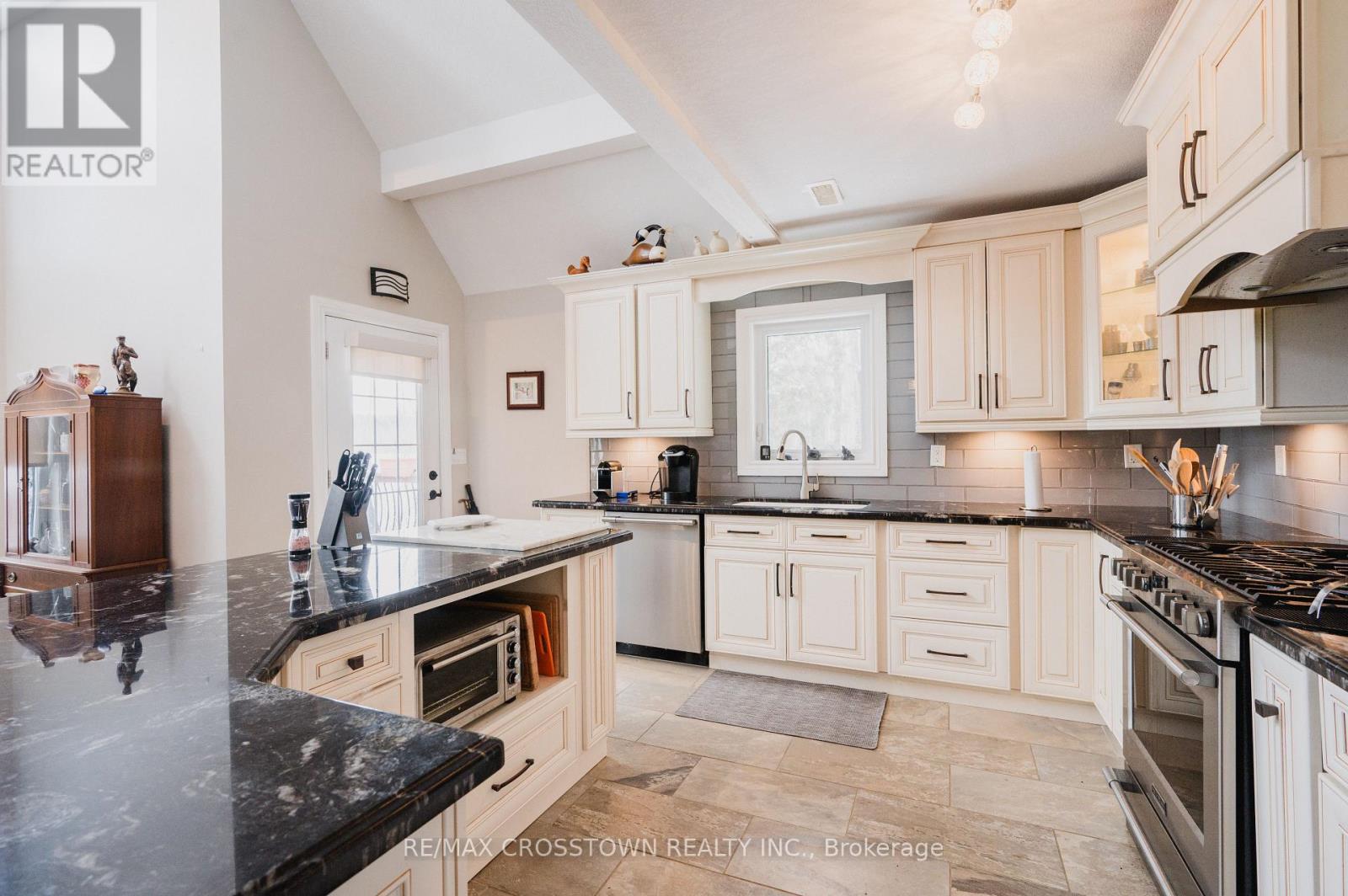 1367 Pickerel And Jack Lake Road, Burk's Falls, Ontario  P0A 2C0 - Photo 15 - X13105268