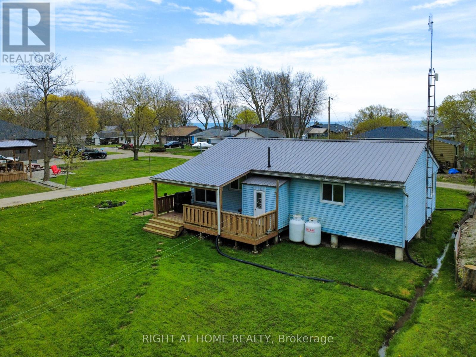 21 Lakeview Lane, Haldimand, Ontario  N0A 1P0 - Photo 4 - X13105272