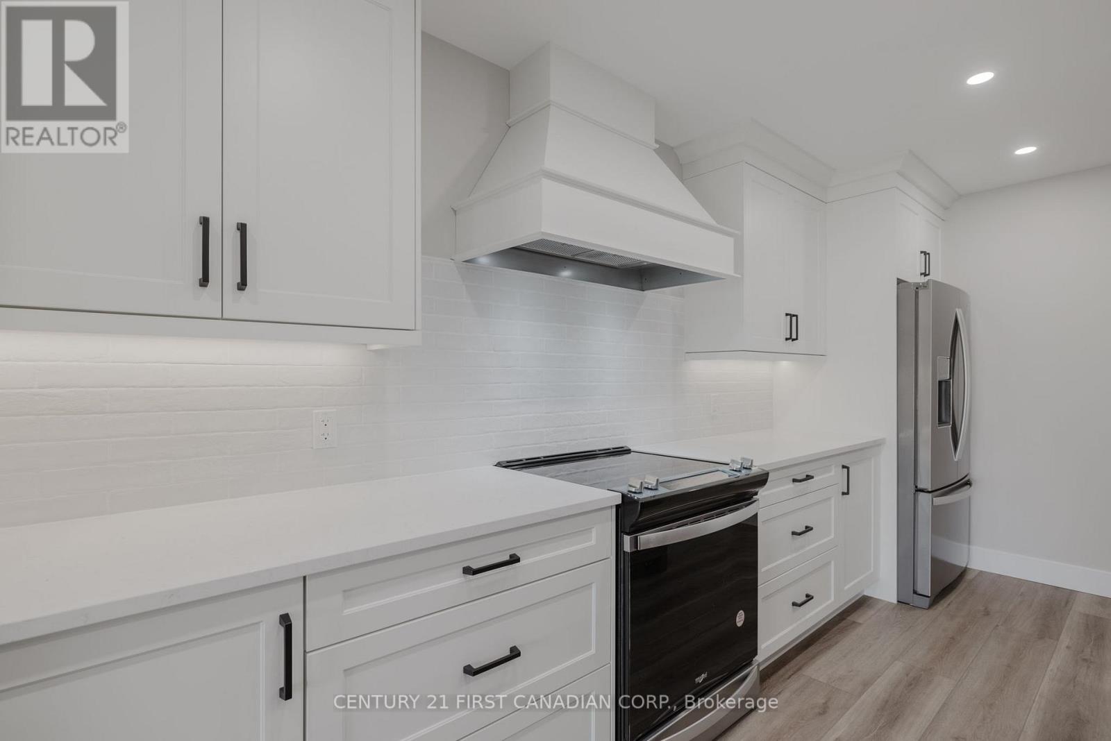 107 Victoria Street E, South Huron, Ontario  N0M 1M0 - Photo 13 - X13105406