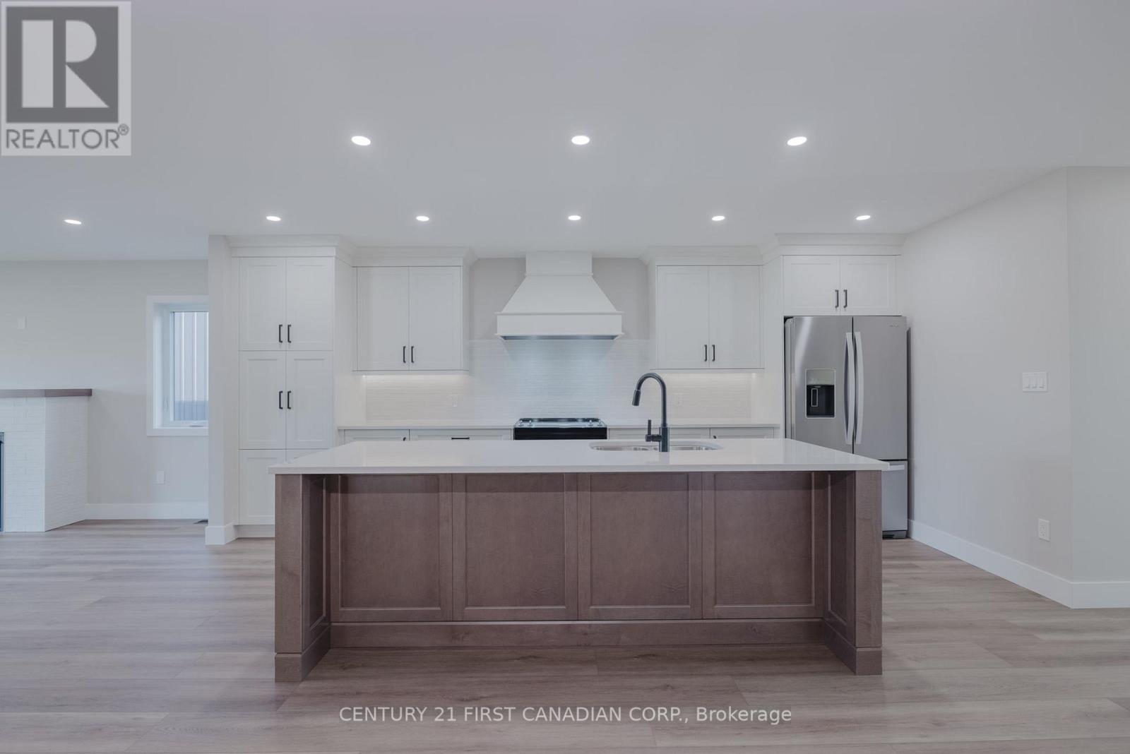 107 Victoria Street E, South Huron, Ontario  N0M 1M0 - Photo 15 - X13105406