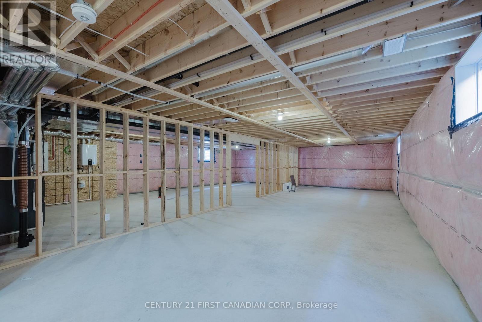 107 Victoria Street E, South Huron, Ontario  N0M 1M0 - Photo 34 - X13105406
