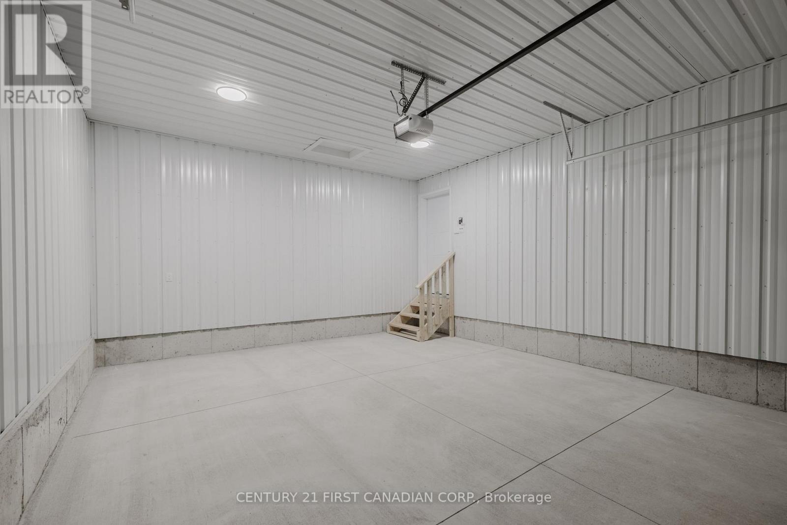 107 Victoria Street E, South Huron, Ontario  N0M 1M0 - Photo 35 - X13105406