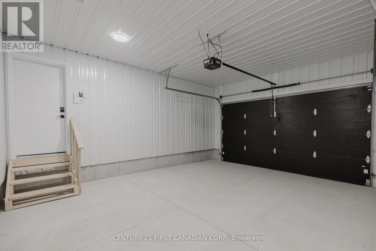 107 Victoria Street E, South Huron, Ontario  N0M 1M0 - Photo 36 - X13105406