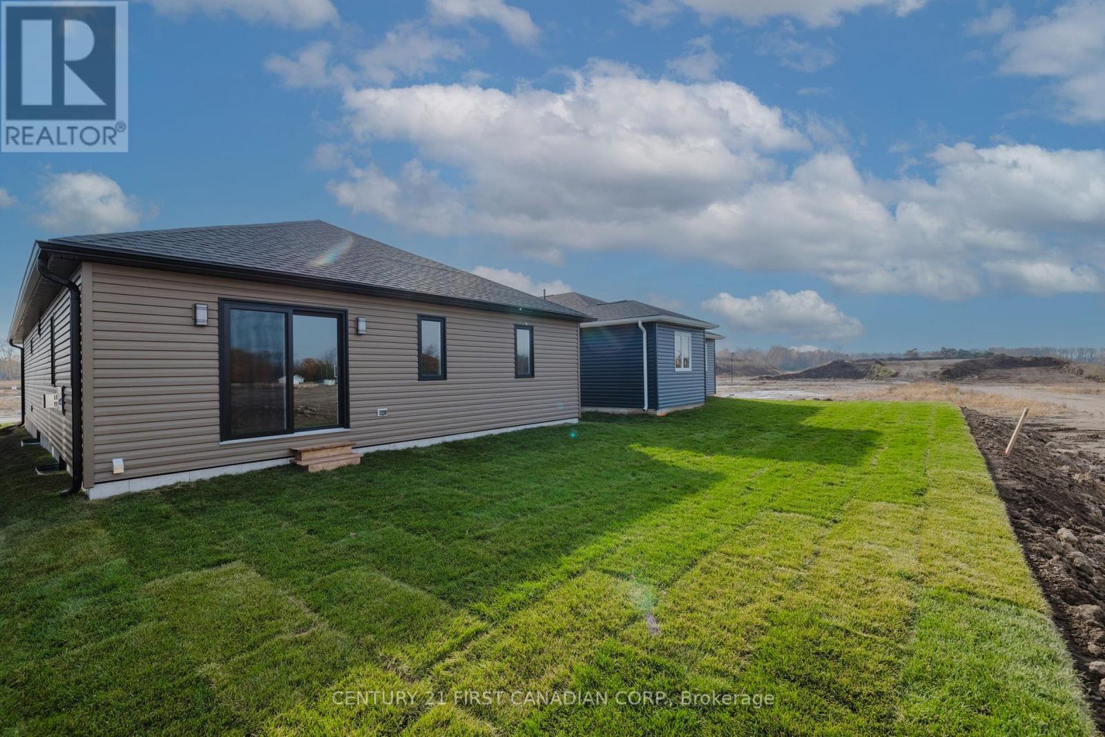 107 Victoria Street E, South Huron, Ontario  N0M 1M0 - Photo 37 - X13105406