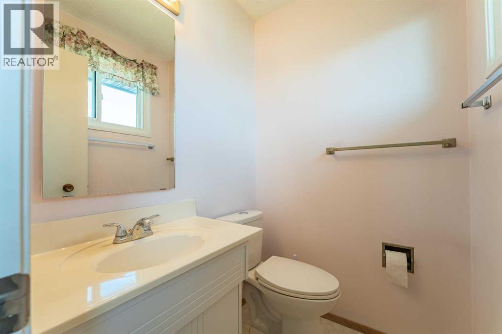 3320 Temple Road Ne, Calgary, Alberta  T1Y 3A9 - Photo 15 - A2308896