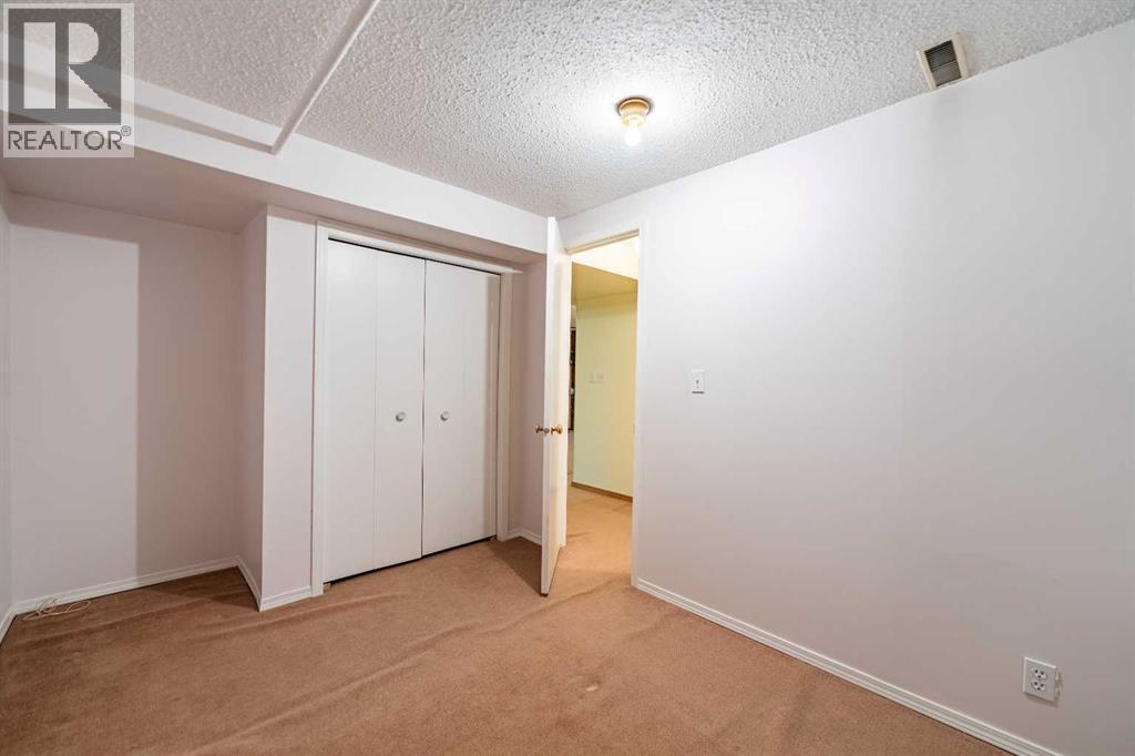 3320 Temple Road Ne, Calgary, Alberta  T1Y 3A9 - Photo 32 - A2308896