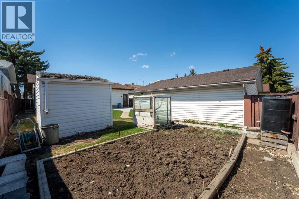 3320 Temple Road Ne, Calgary, Alberta  T1Y 3A9 - Photo 37 - A2308896