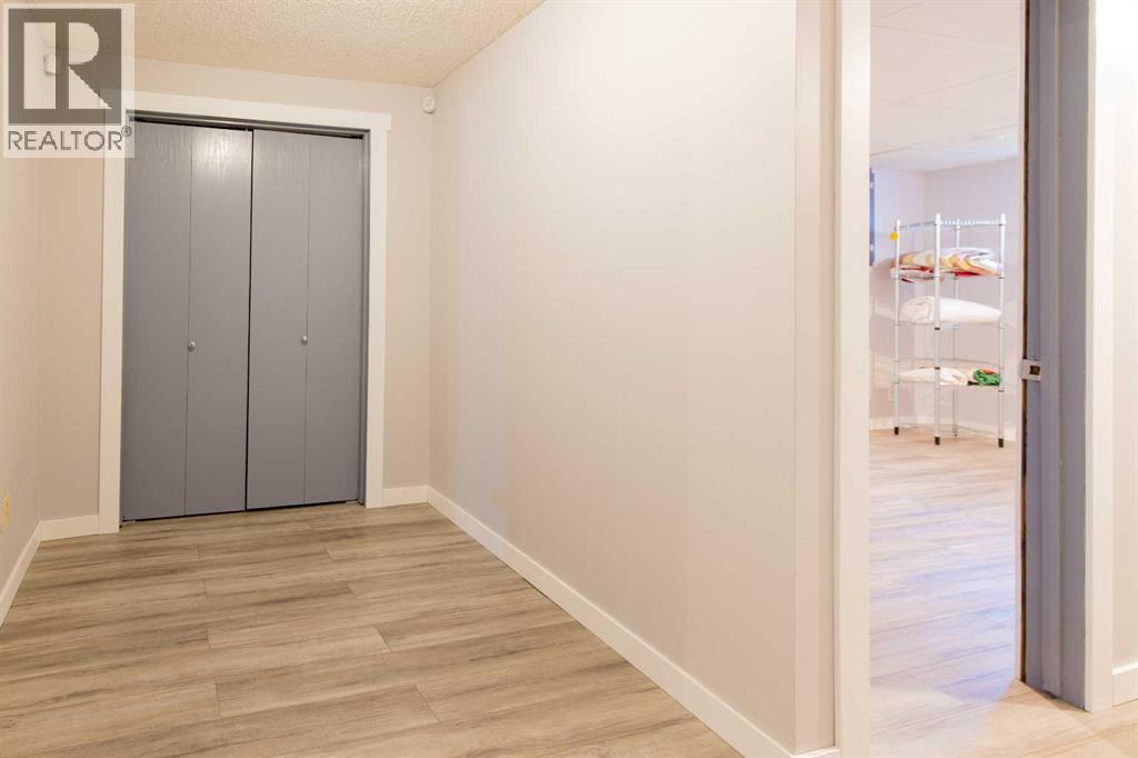 1047 Lakemount Boulevard S, Lethbridge, Alberta  T1K 3S6 - Photo 32 - A2308147