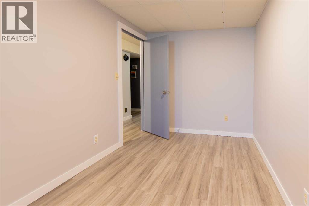 1047 Lakemount Boulevard S, Lethbridge, Alberta  T1K 3S6 - Photo 33 - A2308147
