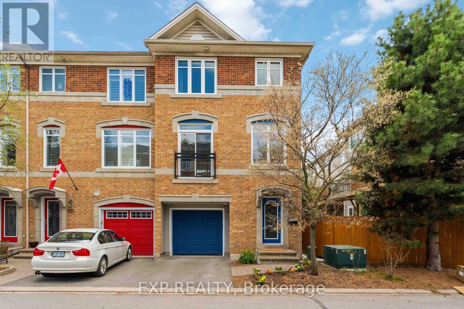 239 WEST VILLAGE PRIVATE, Ottawa, Ontario