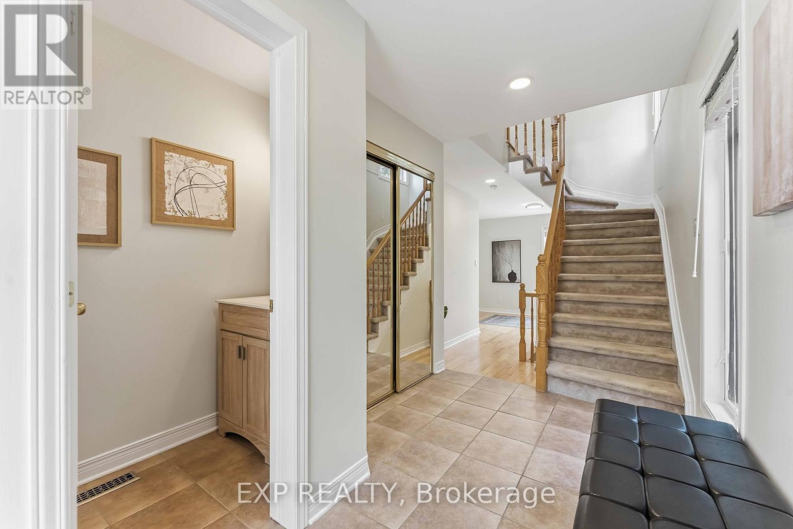 239 West Village Private, Ottawa, Ontario  K1Z 1E2 - Photo 5 - X13105382