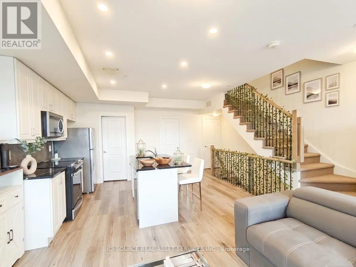 321 - 755 Omega Drive, Pickering, Ontario  L1V 0H1 - Photo 3 - E13061134