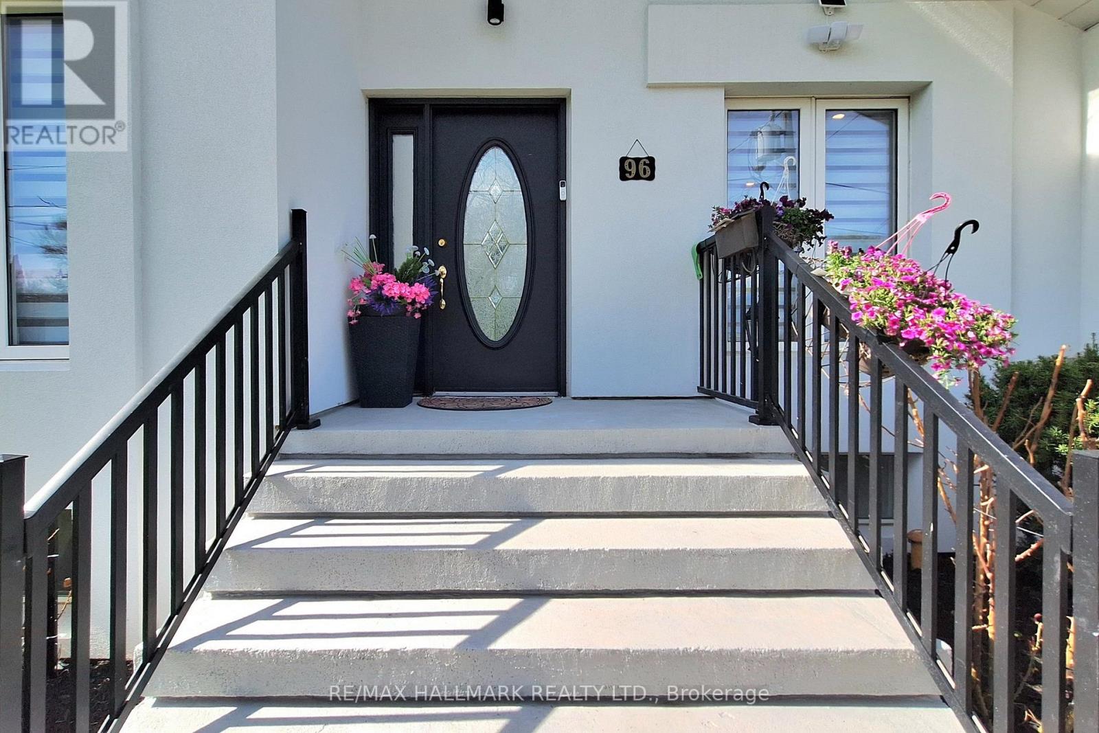96 Searle Avenue, Toronto, Ontario  M3H 4A7 - Photo 2 - C13105348