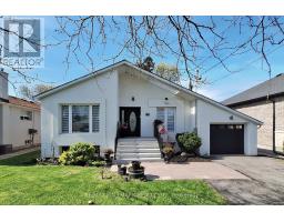 96 SEARLE AVENUE, Toronto, Ontario