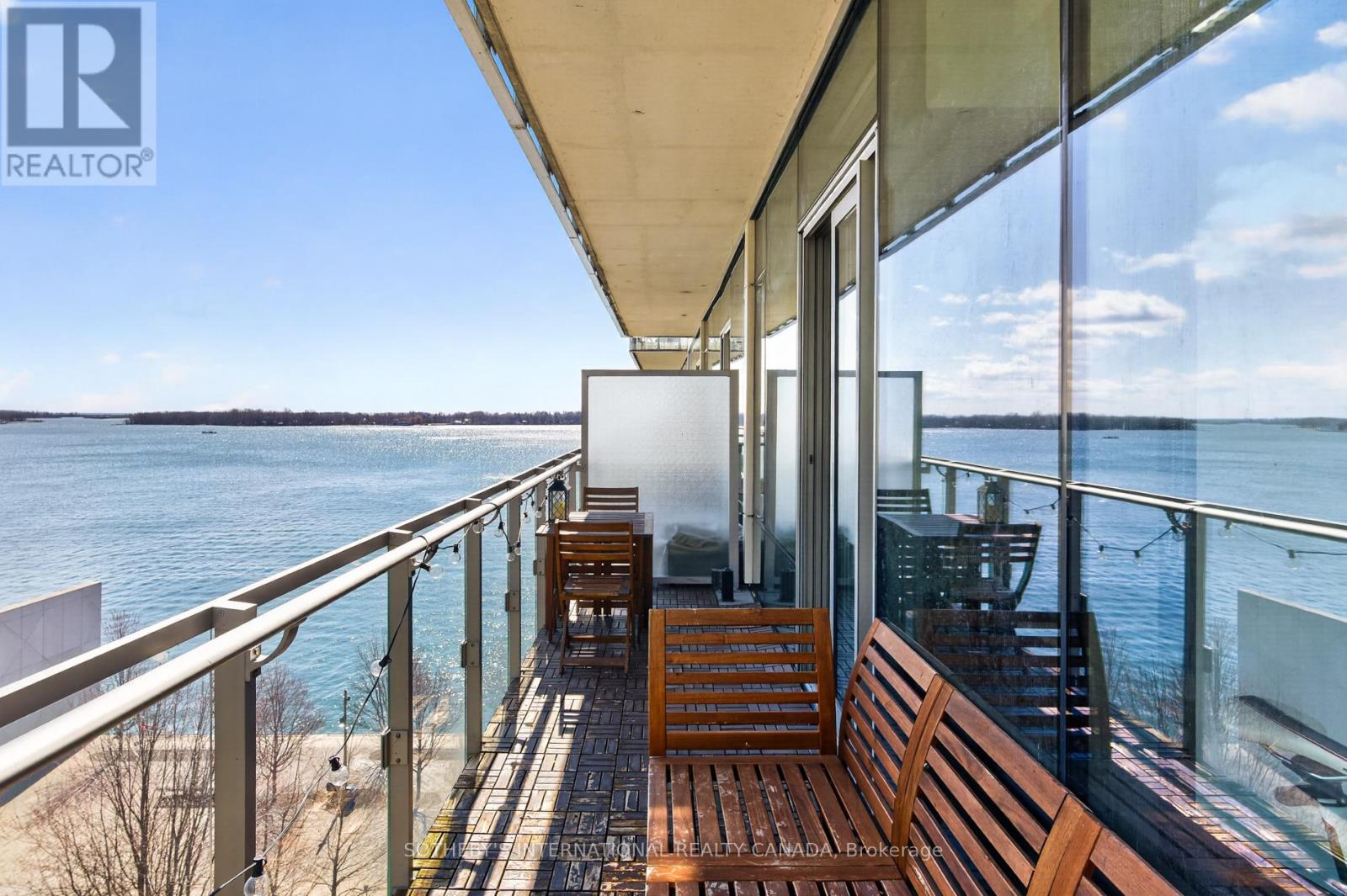 816 - 39 QUEENS QUAY E, Toronto, Ontario