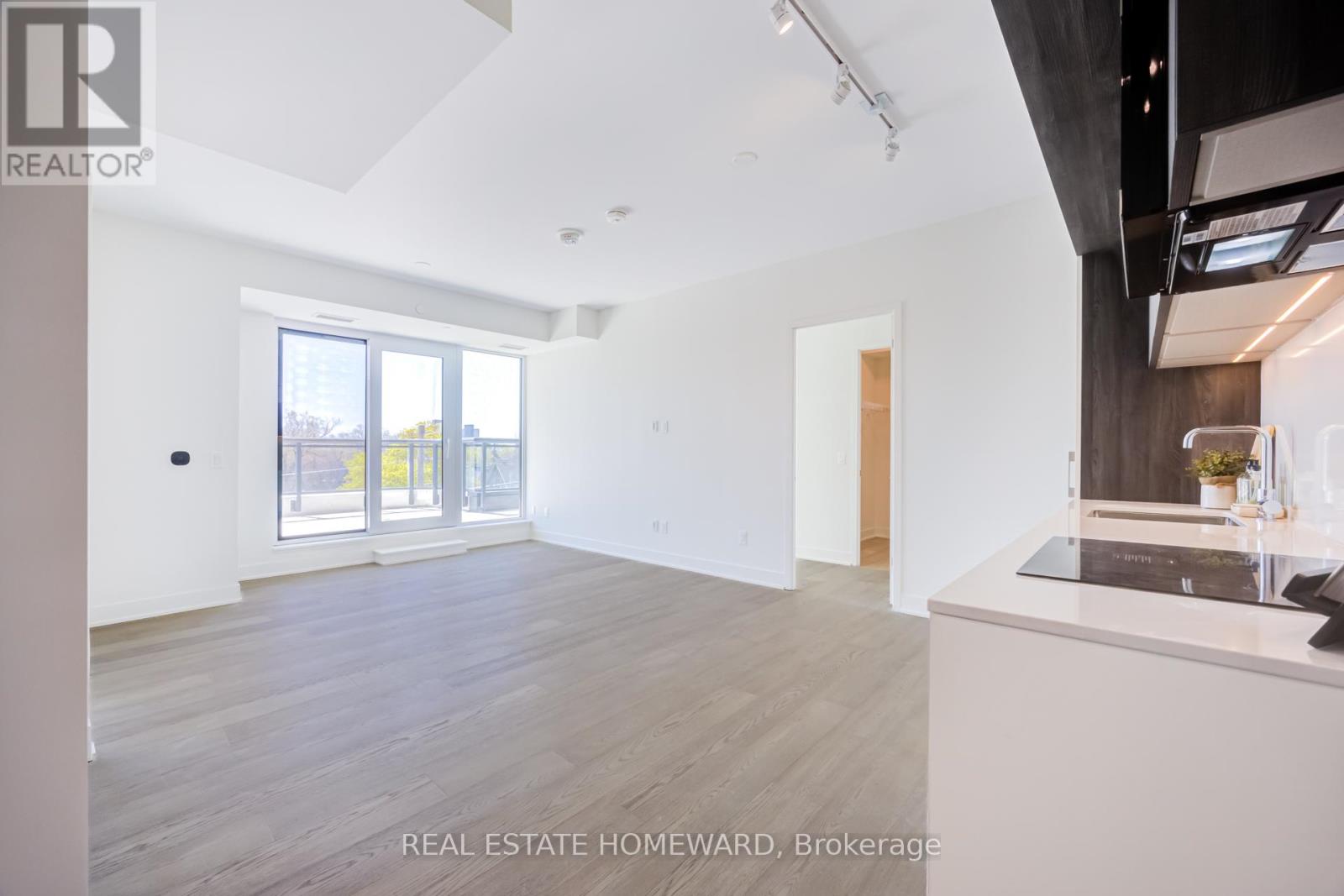 404 - 322 Dupont Street, Toronto, Ontario  M5R 0E3 - Photo 2 - C13105458