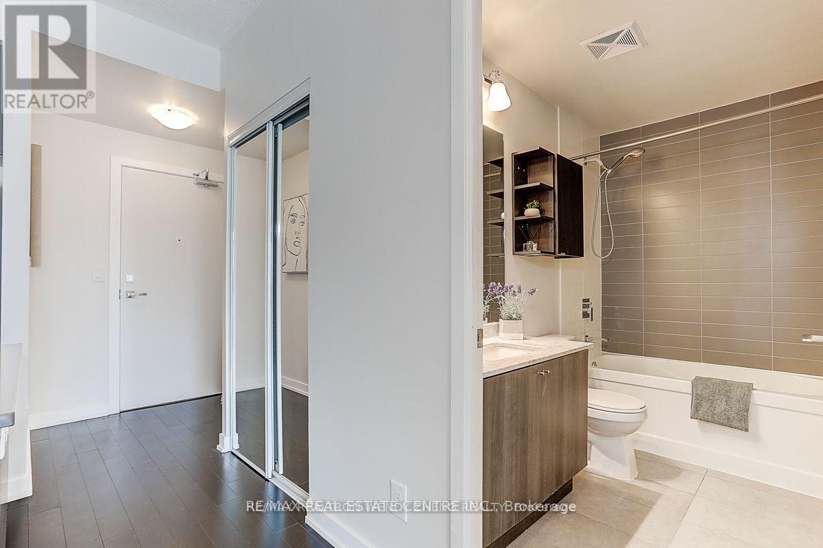 1208 - 510 Curran Place, Mississauga, Ontario  L5B 0J8 - Photo 6 - W13102750