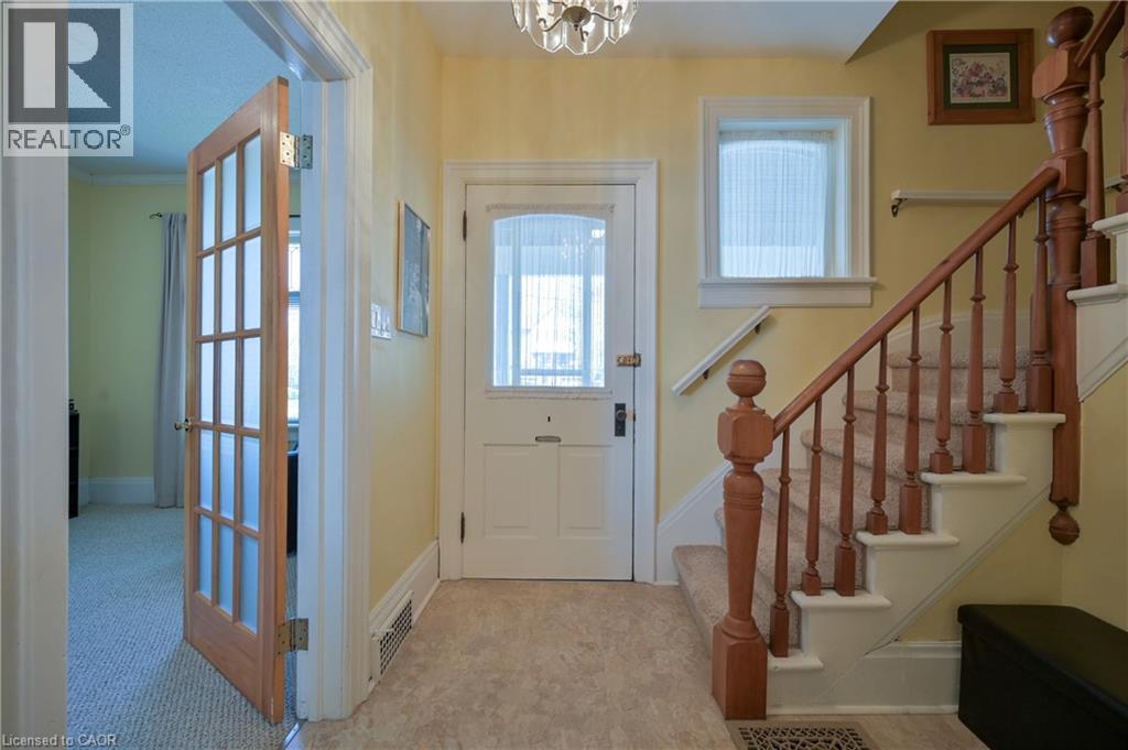 25 Ahrens Street W, Kitchener, Ontario  N2H 4B6 - Photo 5 - 40826508