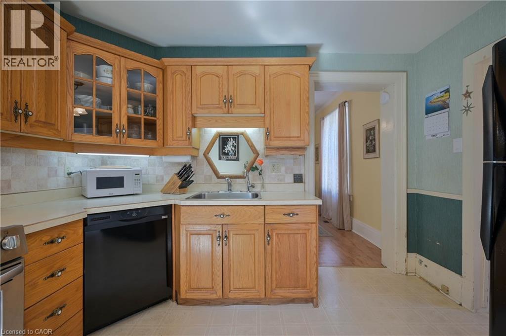 25 Ahrens Street W, Kitchener, Ontario  N2H 4B6 - Photo 7 - 40826508