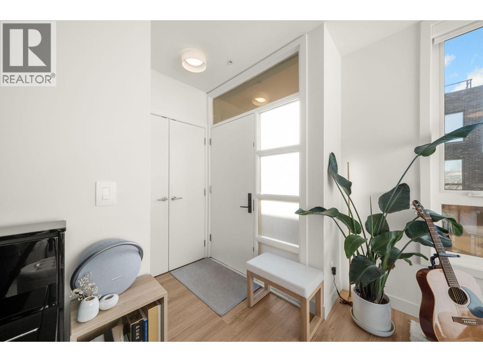 312 6085 Irmin Street, Burnaby, British Columbia  V5J 0J7 - Photo 4 - R3121276