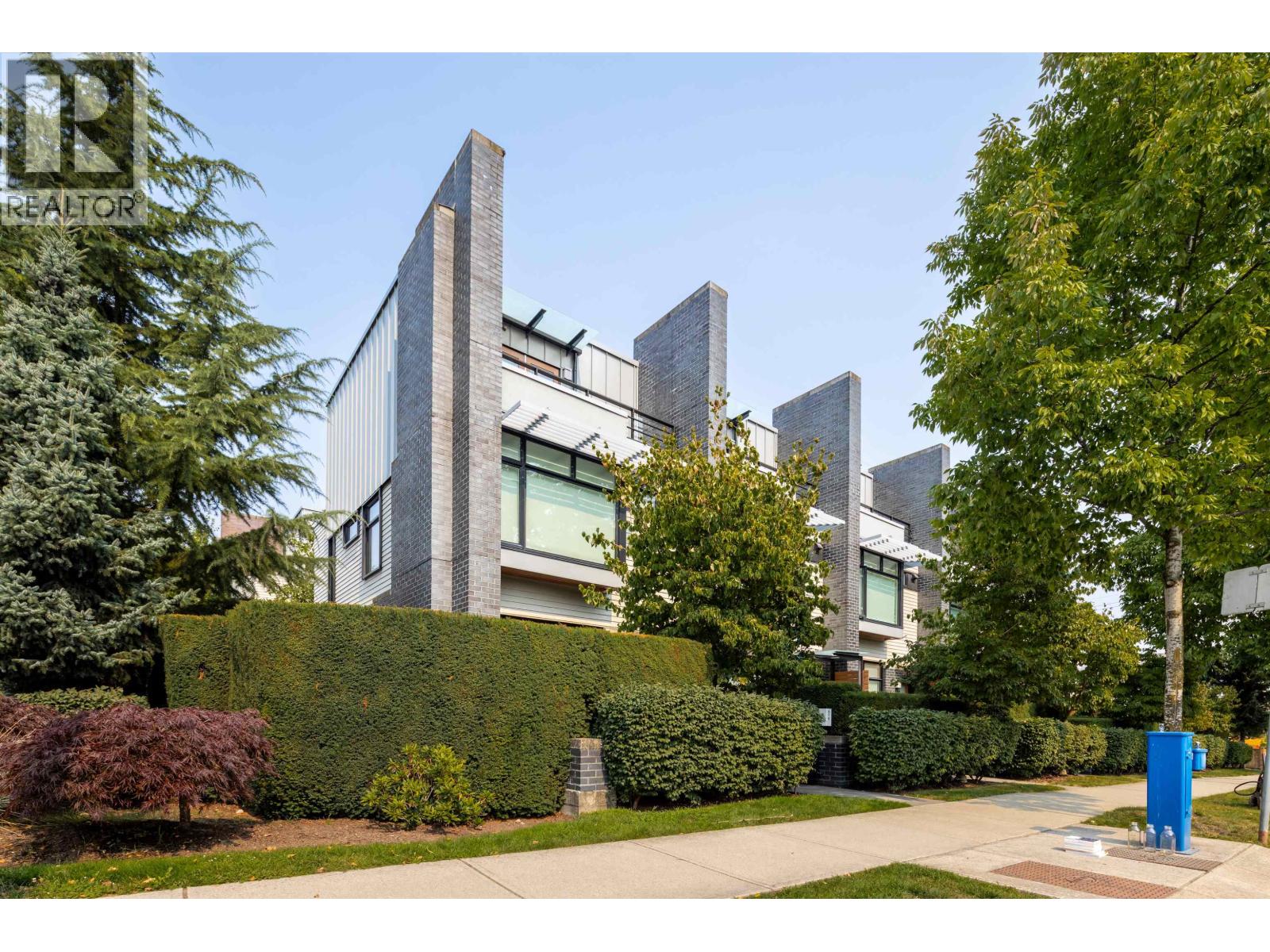 979 W 46th Avenue, Vancouver, British Columbia  V5Z 2R6 - Photo 1 - R3121292
