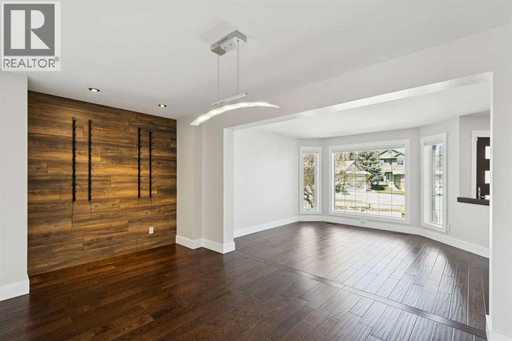 15 Springbank View SW, Calgary, Alberta  T3H 4J5 - Photo 7 - A2304465