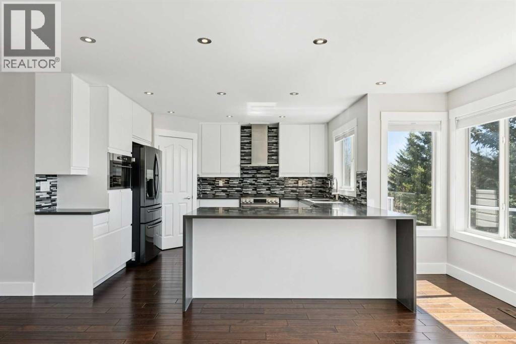 15 Springbank View SW, Calgary, Alberta  T3H 4J5 - Photo 12 - A2304465