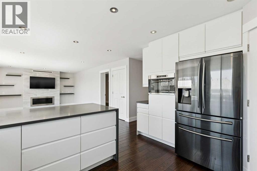 15 Springbank View SW, Calgary, Alberta  T3H 4J5 - Photo 15 - A2304465