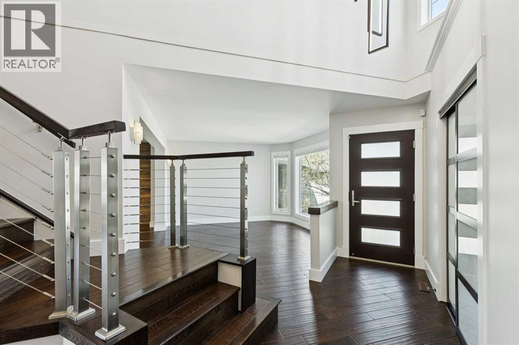 15 Springbank View SW, Calgary, Alberta  T3H 4J5 - Photo 2 - A2304465