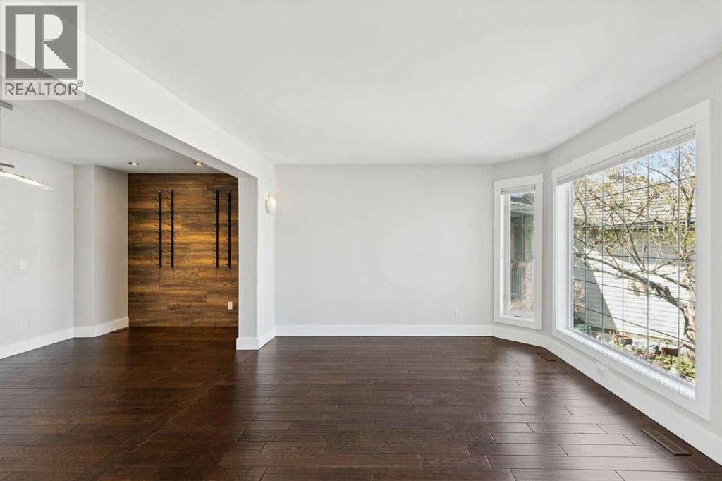 15 Springbank View SW, Calgary, Alberta  T3H 4J5 - Photo 4 - A2304465