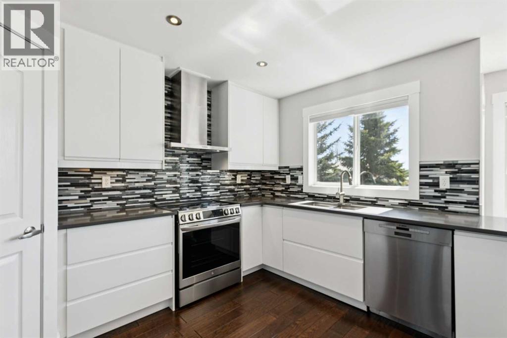 15 Springbank View SW, Calgary, Alberta  T3H 4J5 - Photo 14 - A2304465