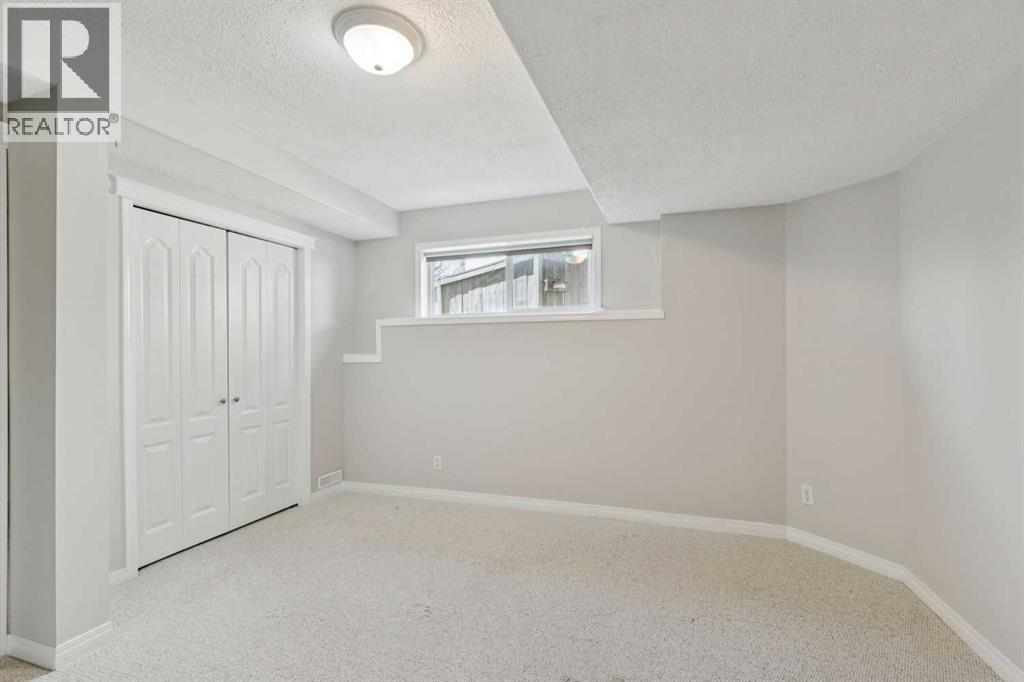 15 Springbank View SW, Calgary, Alberta  T3H 4J5 - Photo 36 - A2304465