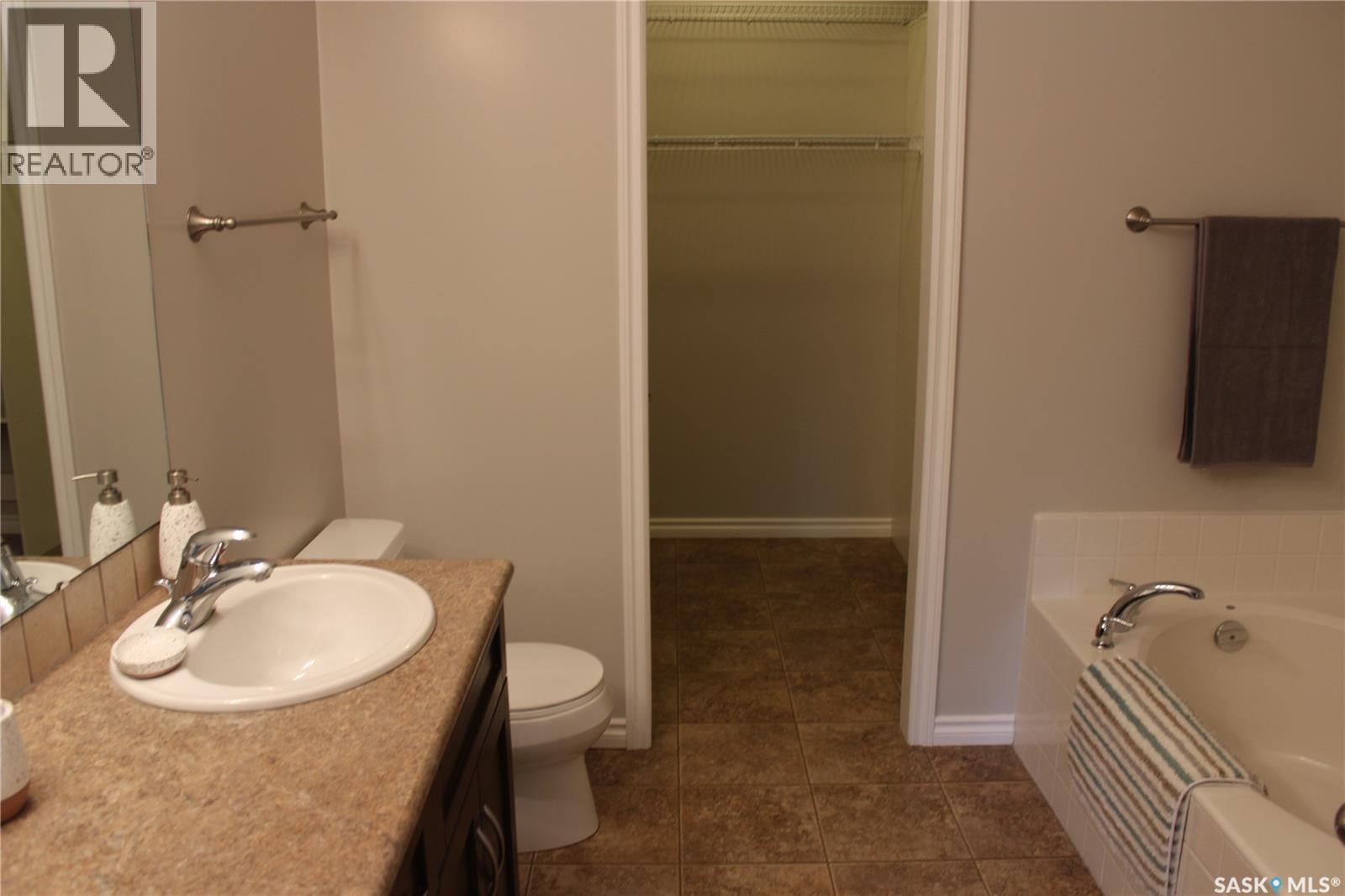 108 Erickson Street, Midale, Saskatchewan  S0C 1S0 - Photo 9 - SK035424