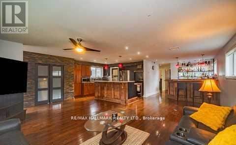 4 Devins Drive, Aurora, Ontario  L4G 2Z1 - Photo 10 - N13105416