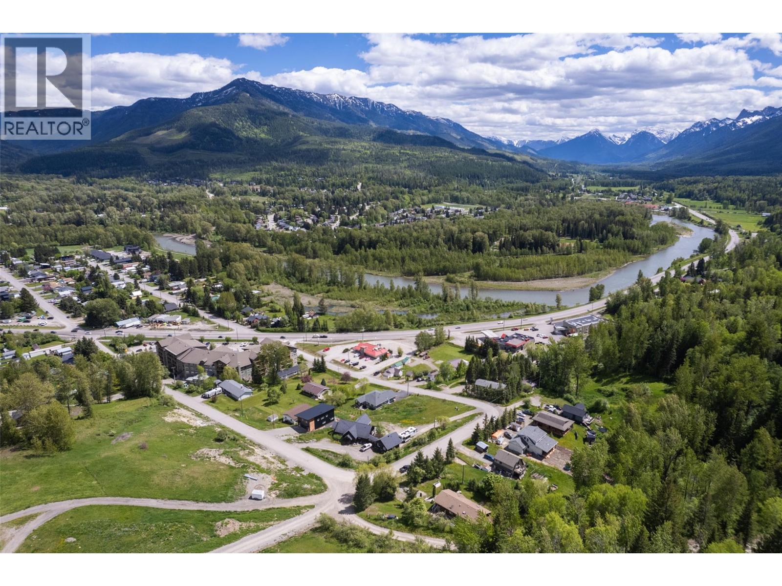 1683 Mcleod Avenue, Fernie, British Columbia  V0B 1M1 - Photo 10 - 10386602