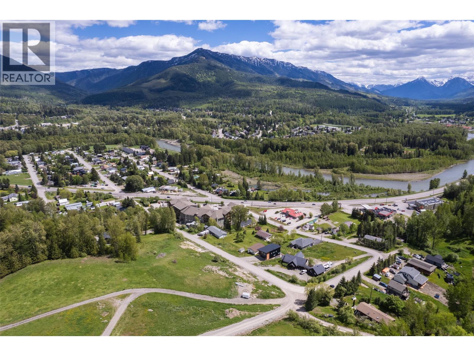 1683 Mcleod Avenue, Fernie, British Columbia  V0B 1M1 - Photo 11 - 10386602