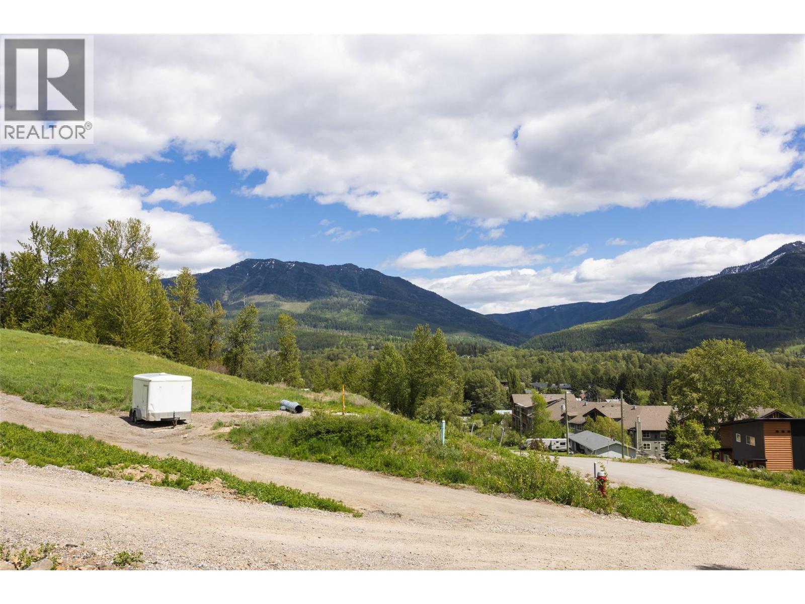 1683 Mcleod Avenue, Fernie, British Columbia  V0B 1M1 - Photo 15 - 10386602