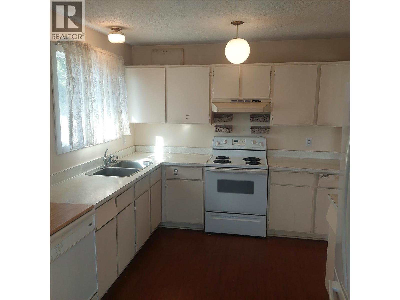 4403 15th Avenue, Vernon, British Columbia  V1T 6Y1 - Photo 2 - 10386584