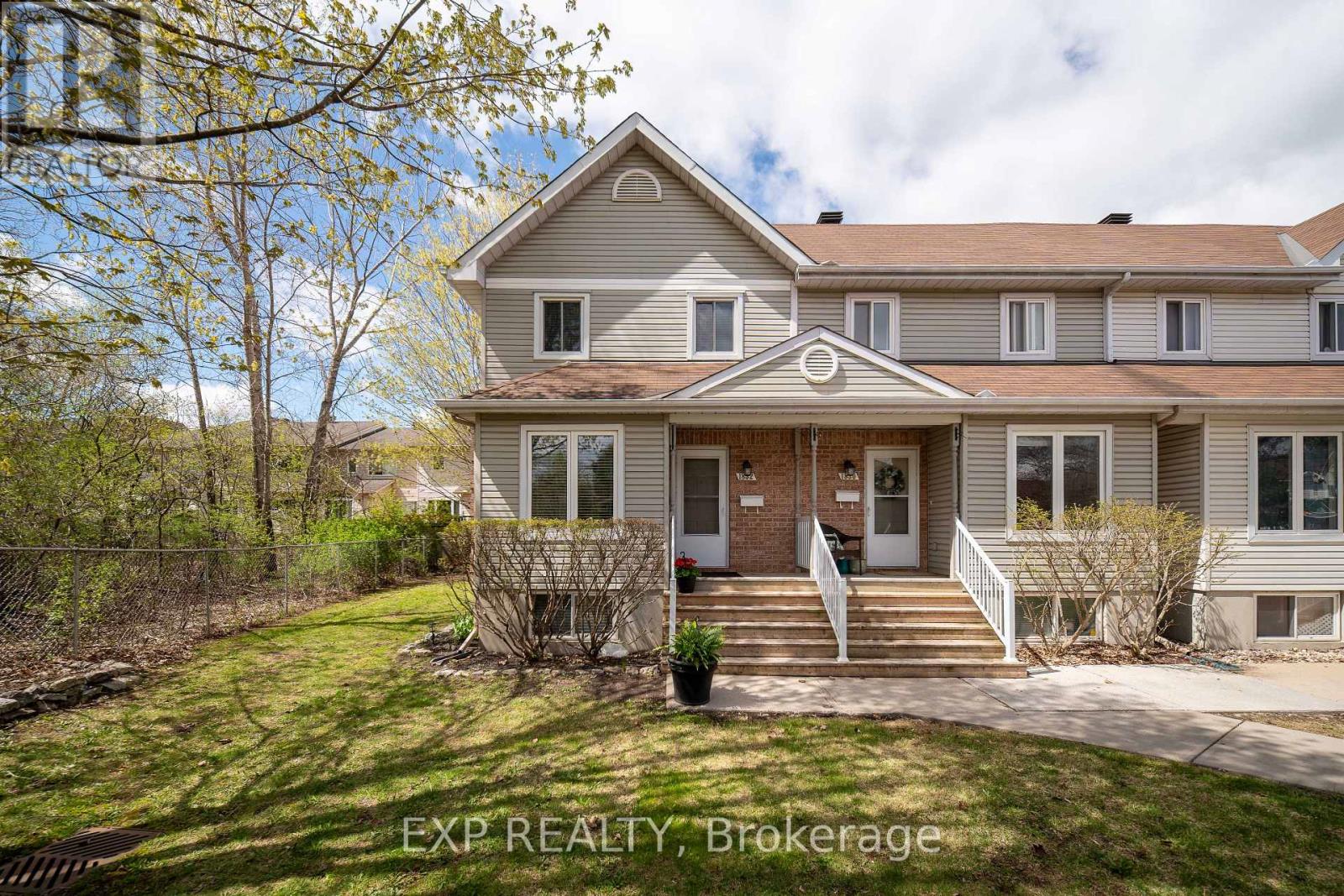 1832 Loranger Court, Ottawa, Ontario  K1C 7H6 - Photo 2 - X12940912