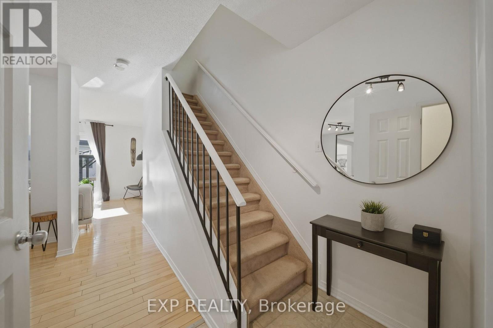 1832 Loranger Court, Ottawa, Ontario  K1C 7H6 - Photo 5 - X12940912