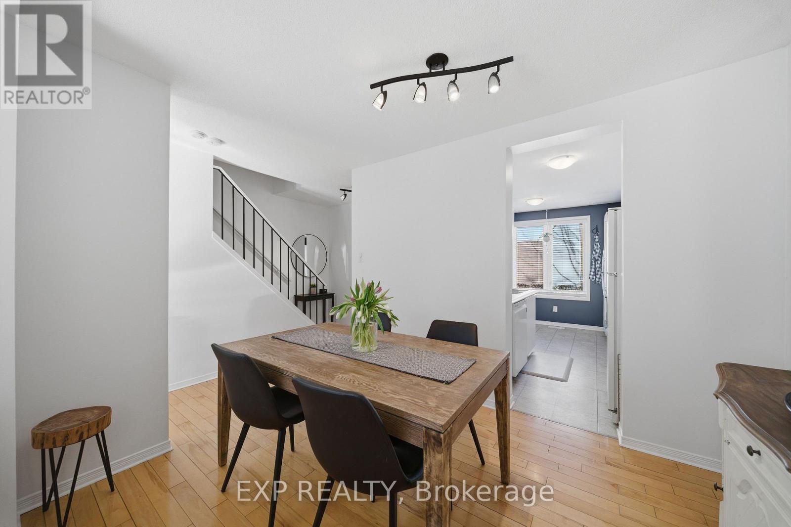 1832 Loranger Court, Ottawa, Ontario  K1C 7H6 - Photo 9 - X12940912