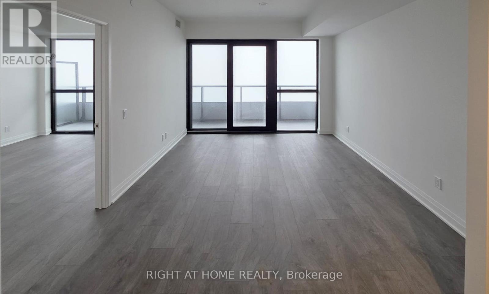 5811 Lph - 4015 The Exchange, Mississauga, Ontario  L5B 0N9 - Photo 3 - W13105338