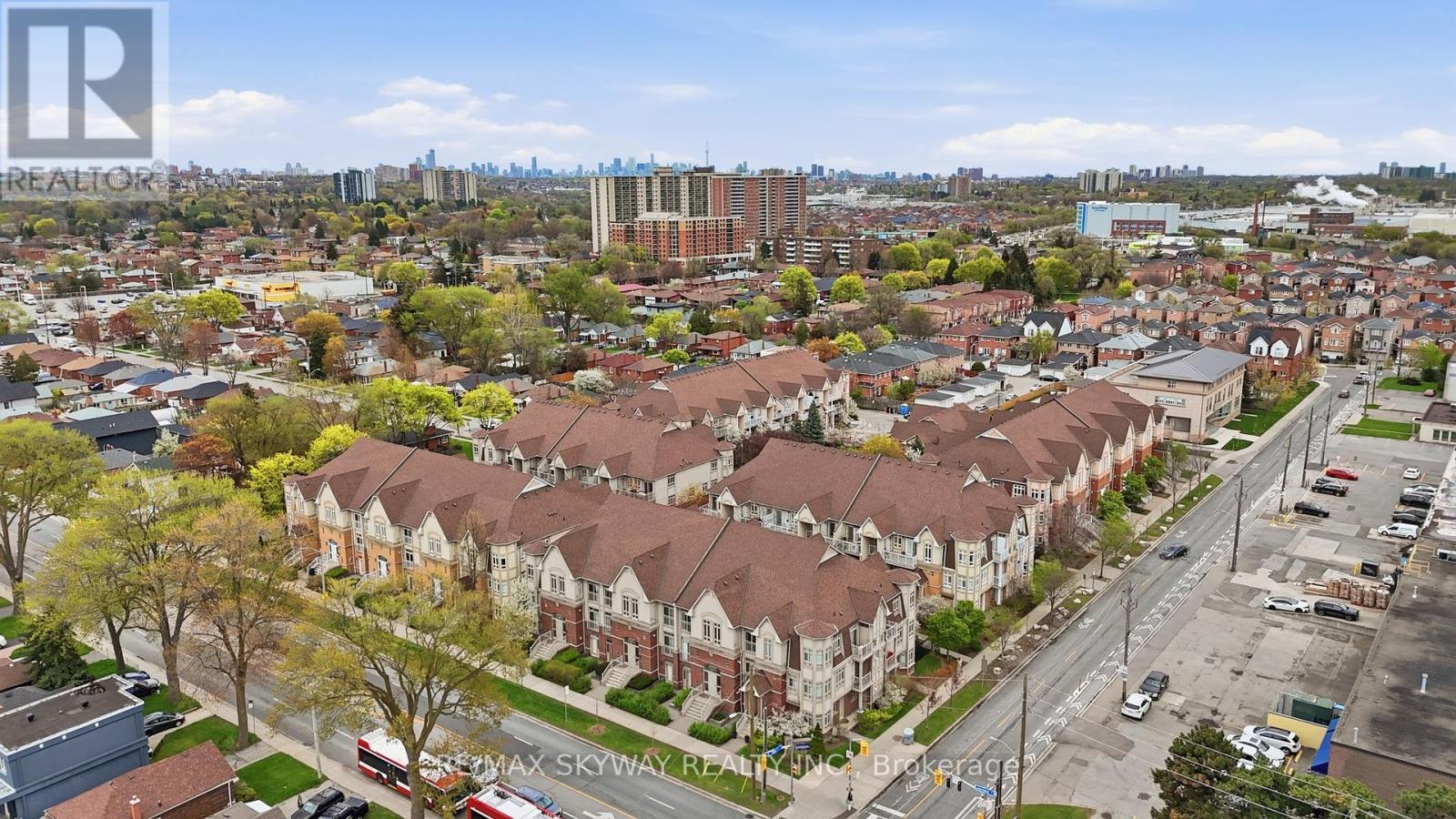 15 - 11 PINE STREET, Toronto, Ontario