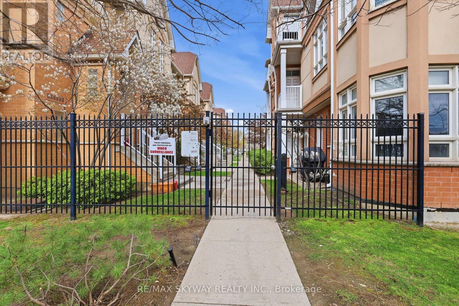 15 - 11 Pine Street, Toronto, Ontario  M9N 0A6 - Photo 8 - W13105448